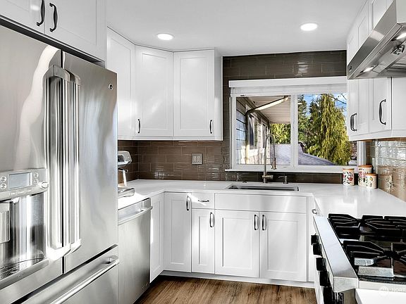 4th image of 14216 NE 74th Street