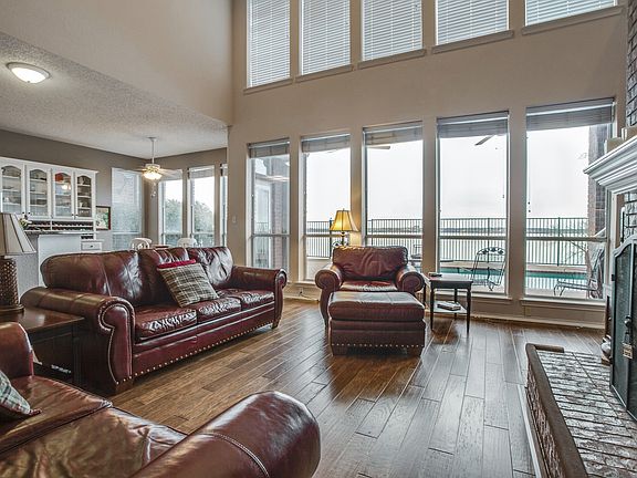 3rd image of 4606 Scenic Dr