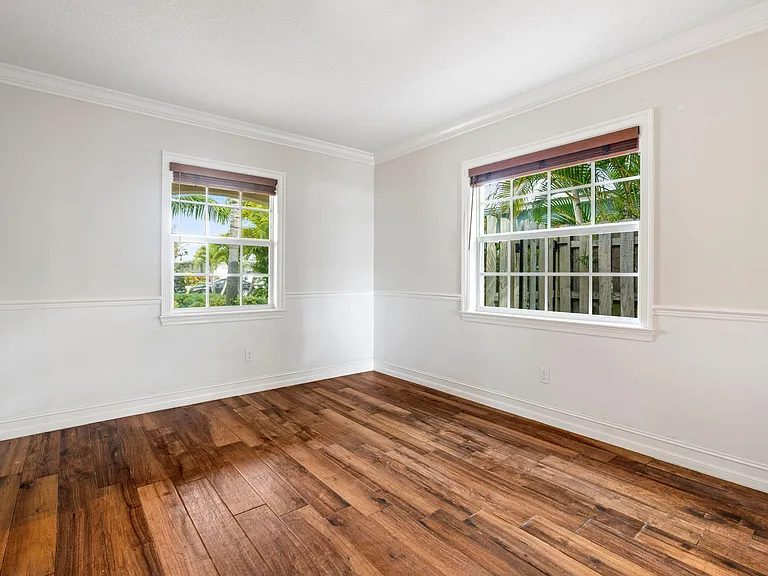 17735 Carver Ave — Photo 8