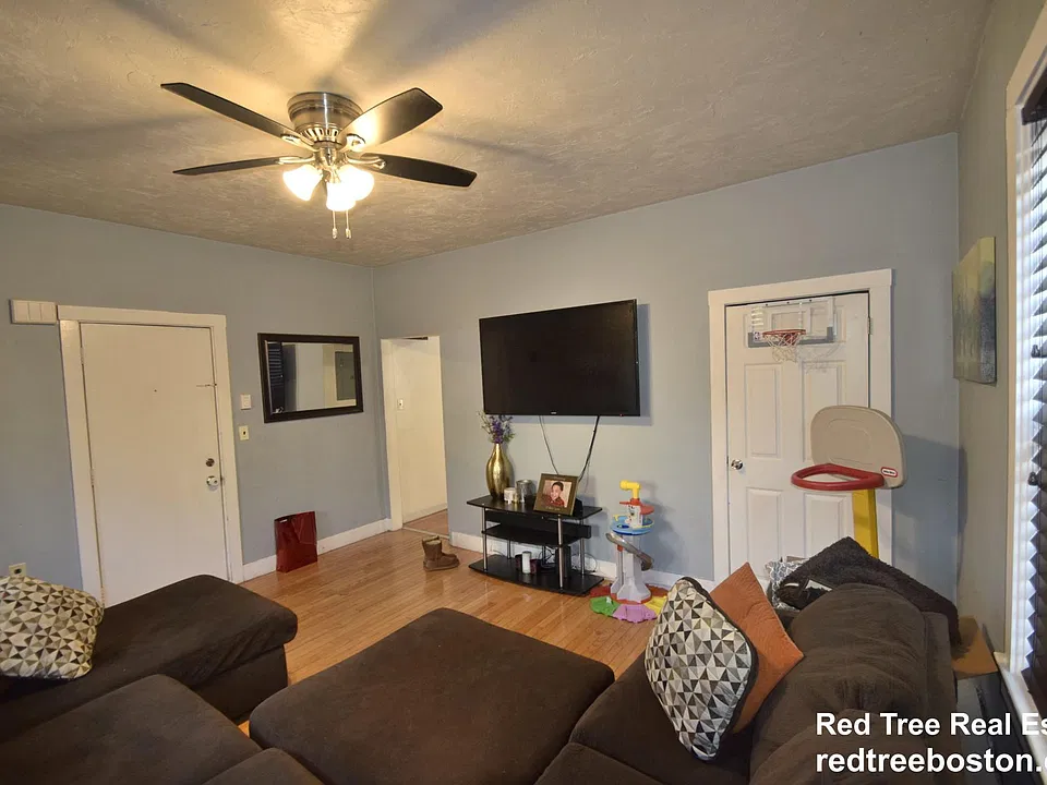 4 Ashley St #2