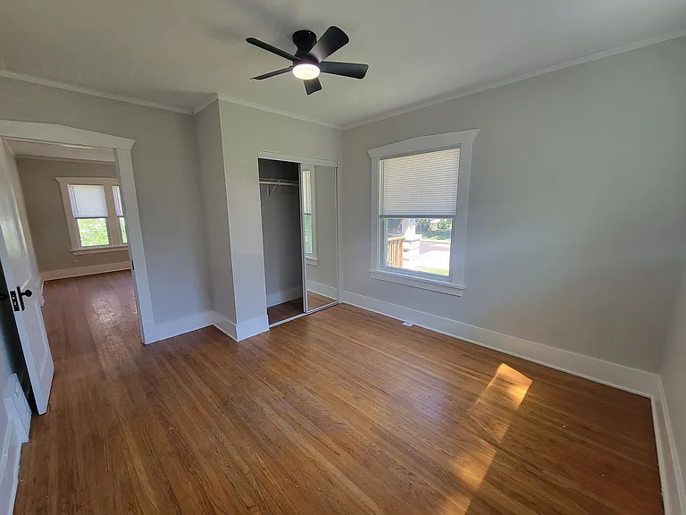 504 E Virginia Ave — Photo 4
