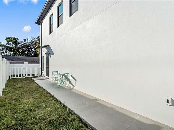4th image of 620 36th St W #B