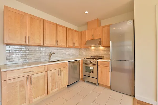 Rented by Brooklyn Bridge | media 15