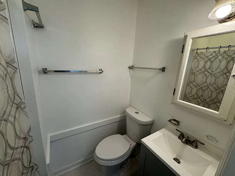 512 Johnson St #B — Photo 8