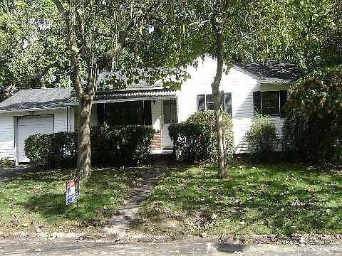 3rd image of 384 Evergreen Ave