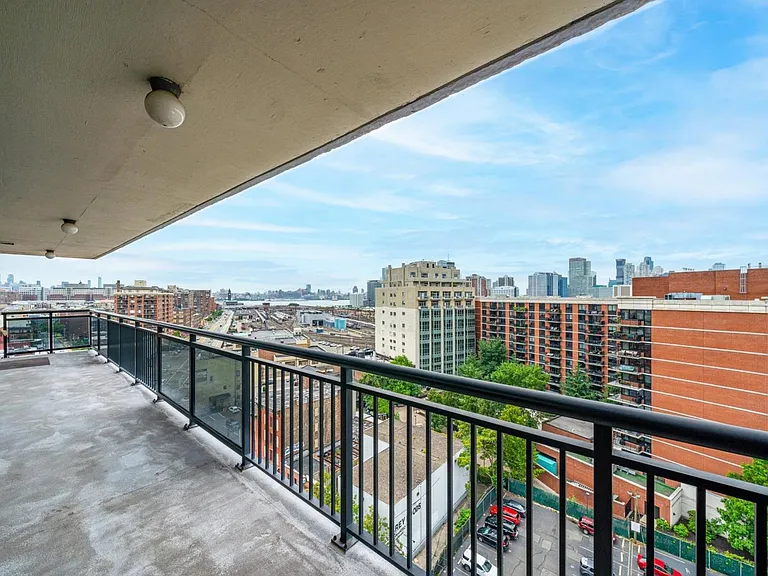 551 Observer Hwy #14D — Photo 16