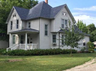 312 S Cedar St, Nokomis, IL 62075