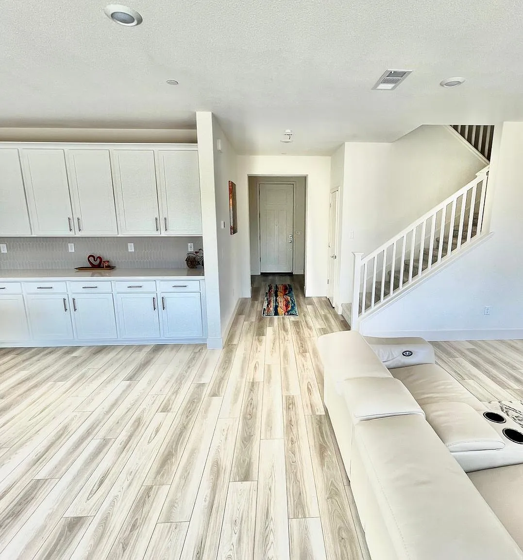 4 bed, 2654 sqft, $3,500 — Photo 4