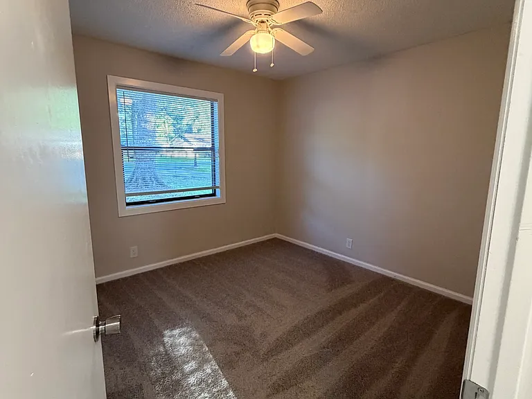 107 Pineneedle Cir — Photo 25