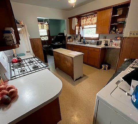 3rd image of 54 Glenwood Road