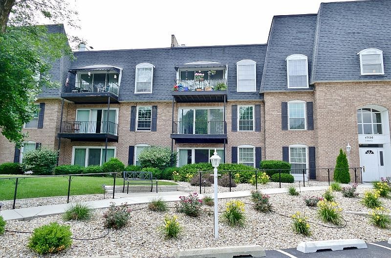 1st image of 4900 N Knoxville Ave APT 201A
