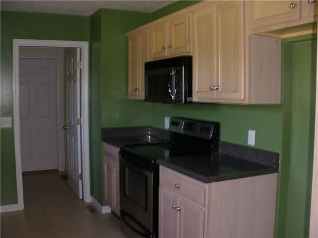 2nd image of 1054 Deasy Ln