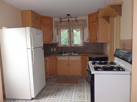 2nd image of 3218 S Michigan St
