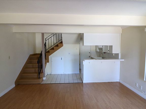 4th image of 646 S Grand St APT A