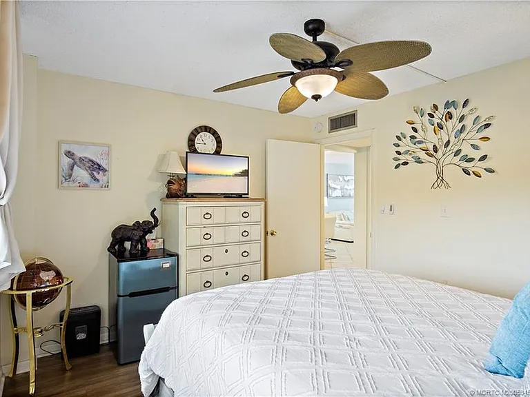 9940 Ocean Dr #309 — Photo 11