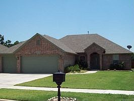Home for Sale in MOORE, Oklahoma $172,500