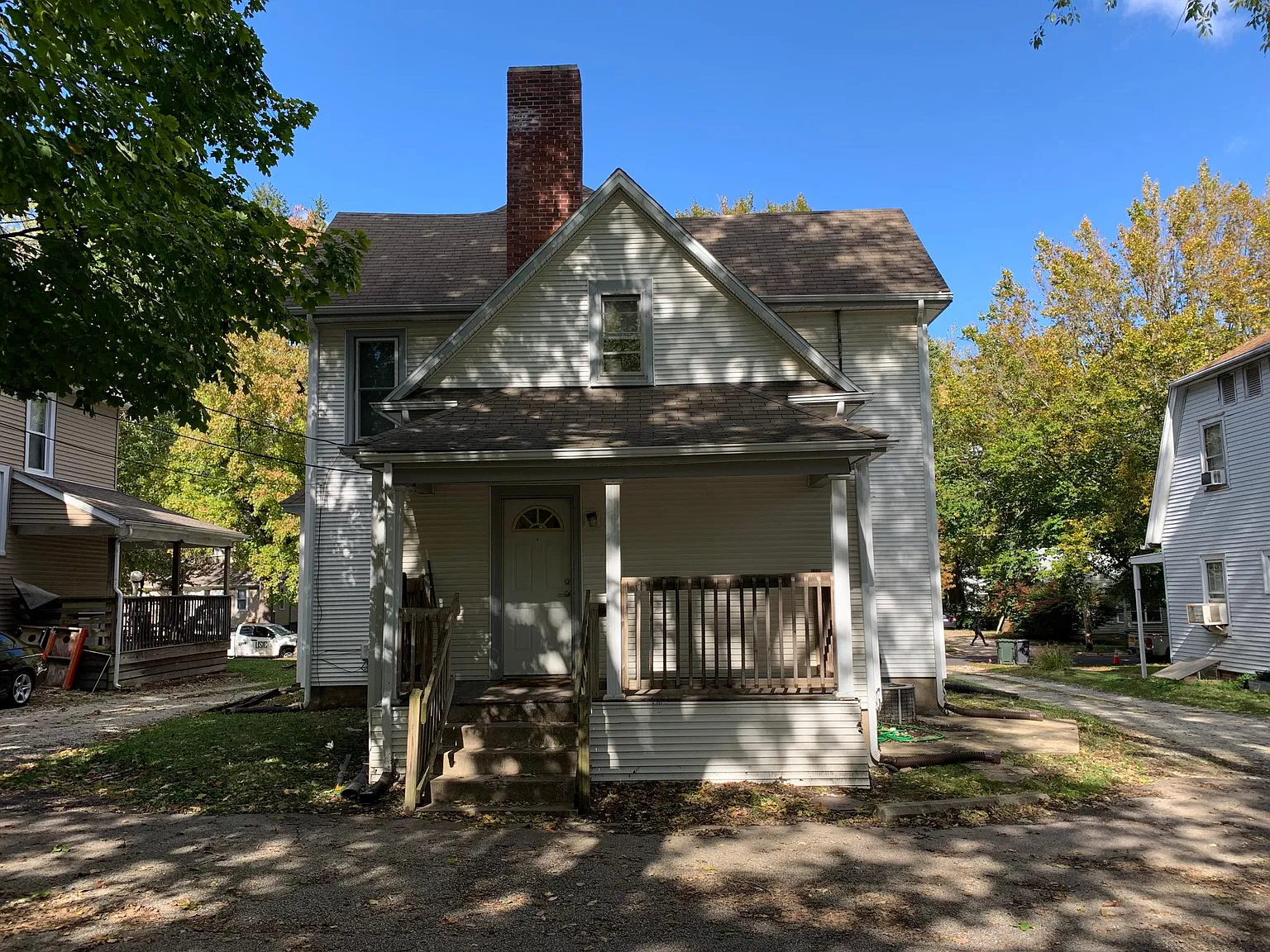 709 W Illinois St — Photo 4