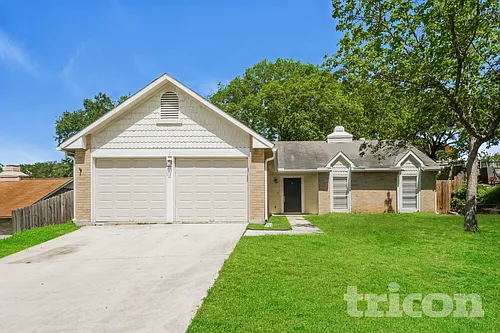 6839 Raintree Frst Photo 1