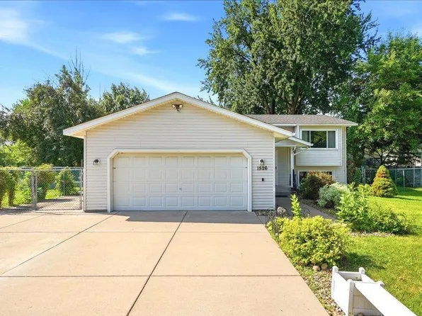 1526 Sherren Ave E, Maplewood, MN 55109