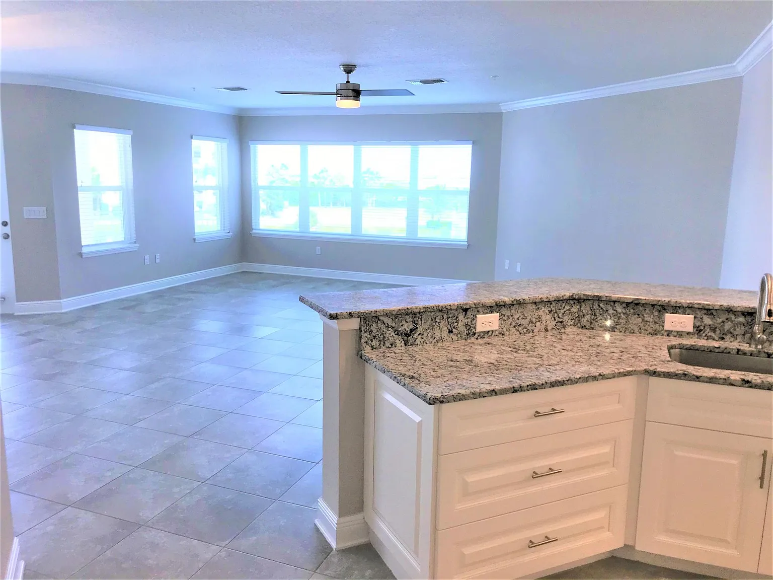 3 bed, 2.5 bath, 1857 sqft, $3,100 — Photo 4