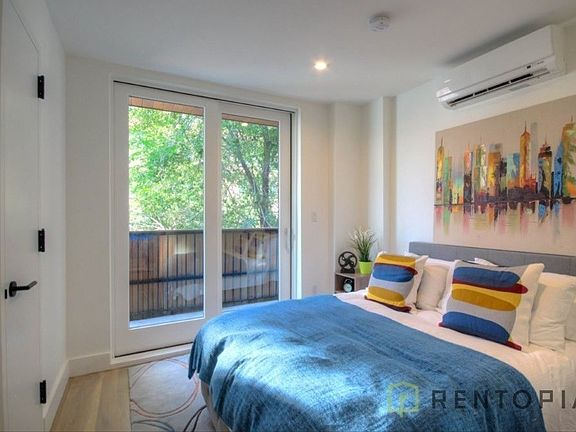 3rd image of 10 Lexington Ave APT 2F