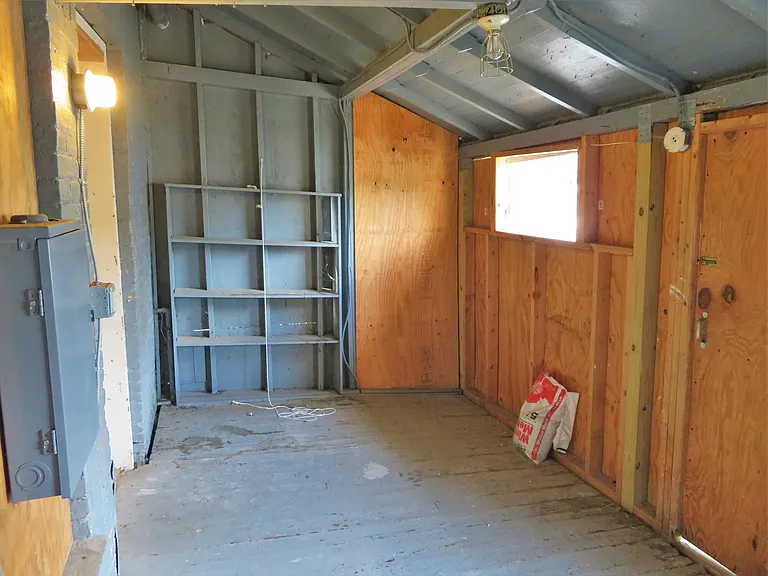 156 E State St #4 — Photo 32