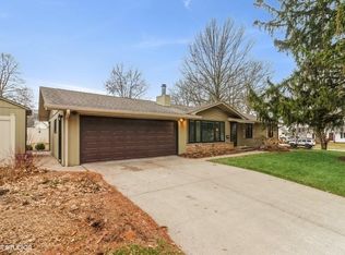 1015 Monroe St, Pella, IA 50219