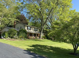 326 Shagbark Dr, Rochester Hills, MI 48309