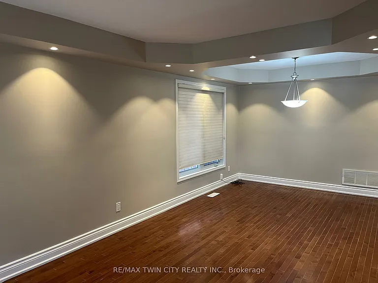 239 McDougall Cross #MAIN — Photo 10