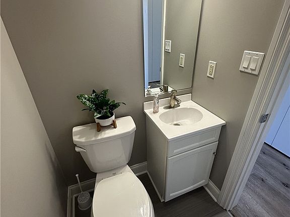 5th image of 251 Main St APT 503