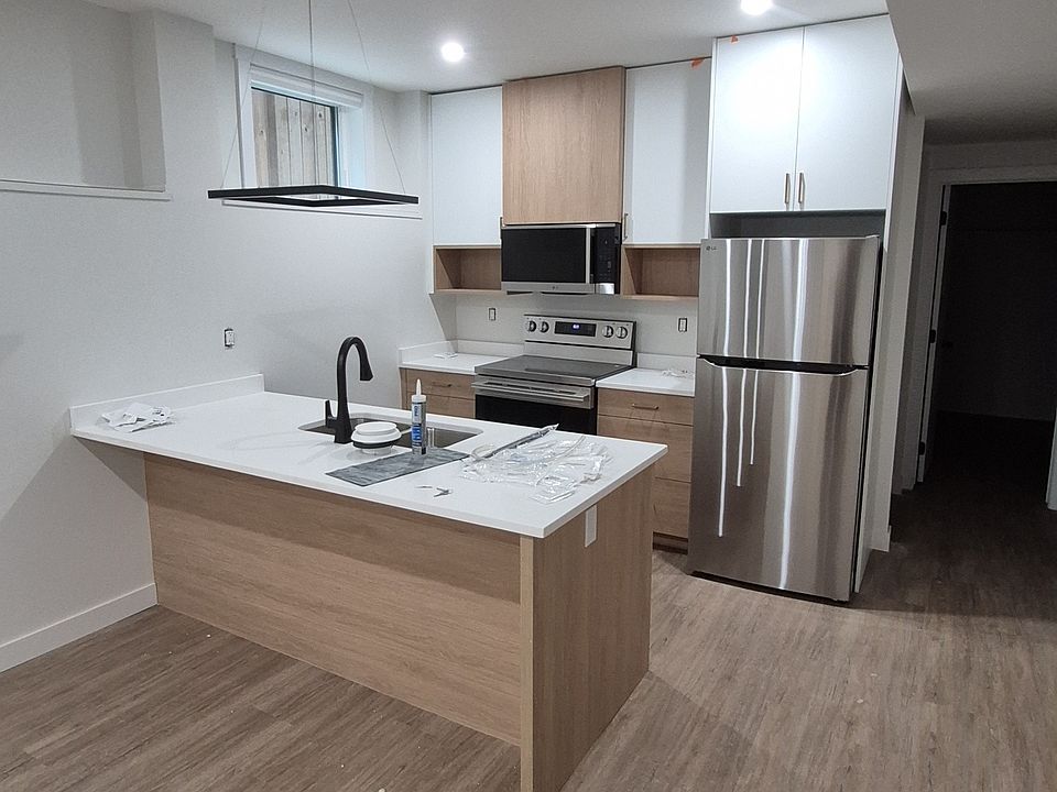 1st image of 831 5th Ave N #1