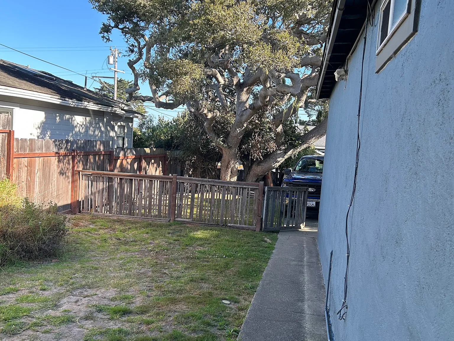 Spruce Ave, Pacific Grove — Photo 2