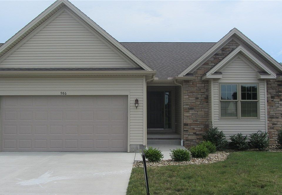 1st image of 986 Park Pl