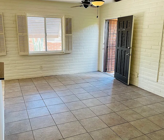 1219 N Dodge Blvd — Photo 7