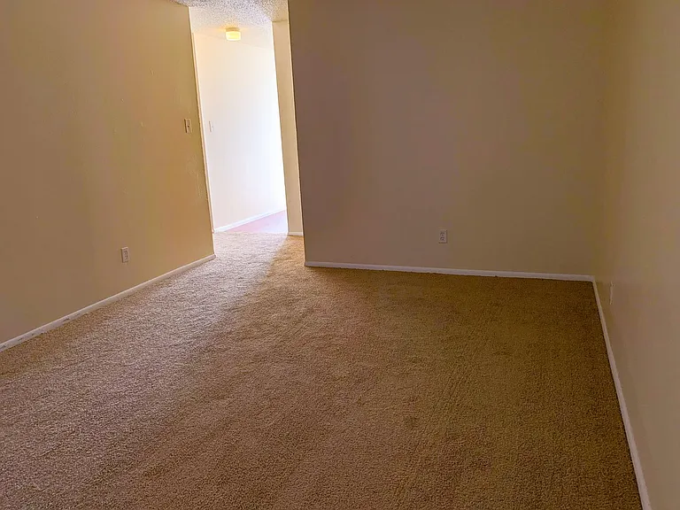 536 Madeira Dr SE — Photo 9
