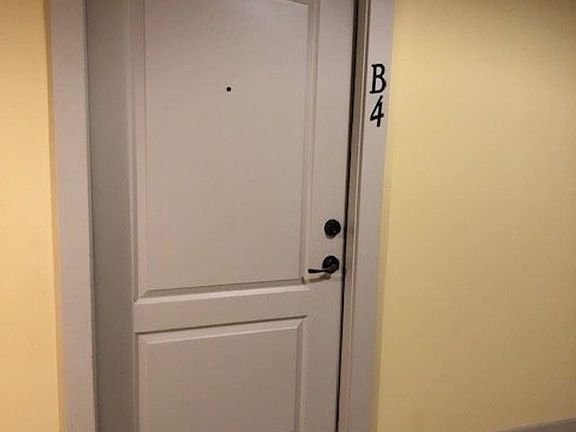 2nd image of 533 Main St APT B4