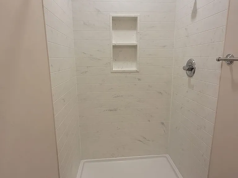 21 E Maple St — Photo 6