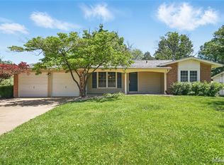 404 Stephanie Ln, Ballwin, MO