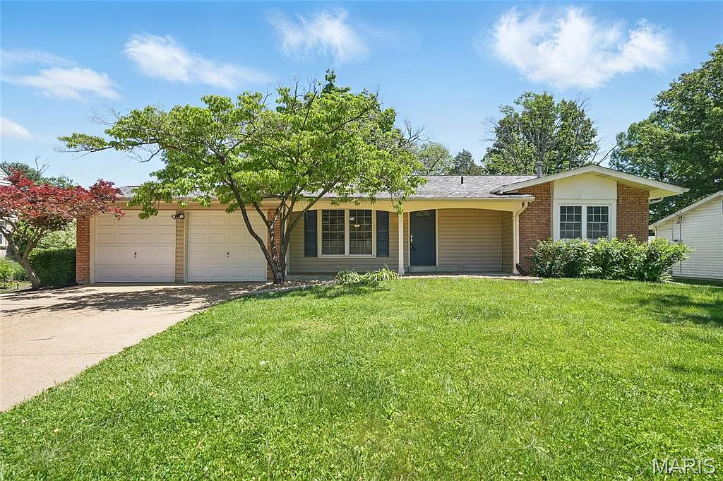 404 Stephanie Ln photo 1