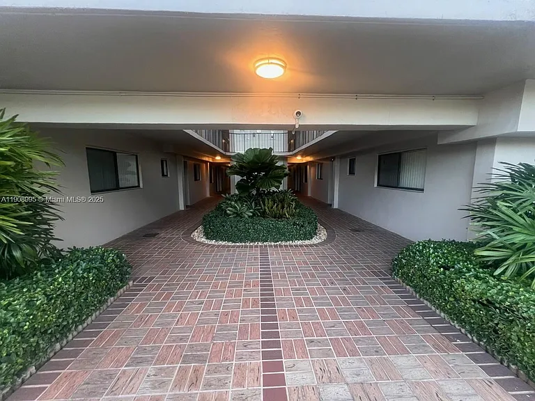 8600 SW 133rd Avenue Rd #319 — Photo 12