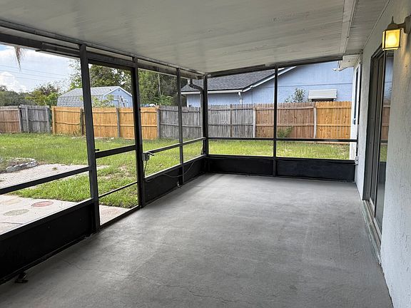 5th image of 4712 Dandelion Dr