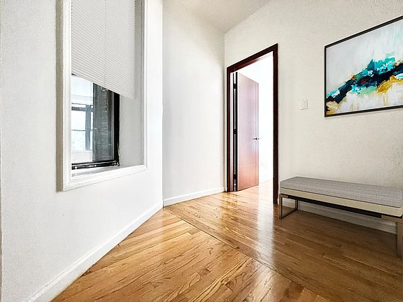 4th image of 205 W 109th St APT 1E