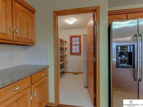 5th image of 8629 S 97th St