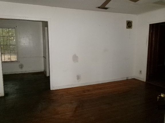 4th image of 1807 Shady Ln
