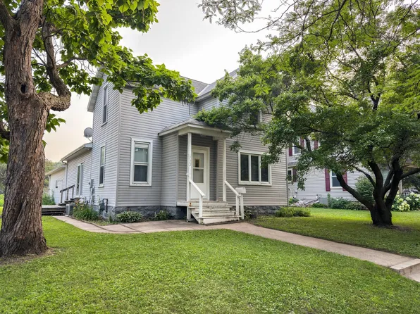 322 Walnut St, Saint Peter, MN 56082