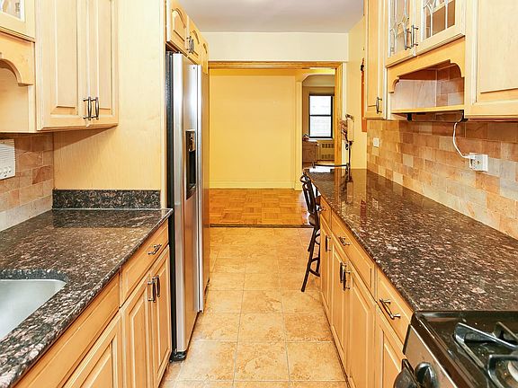 2nd image of 3324 Junction Blvd #1S