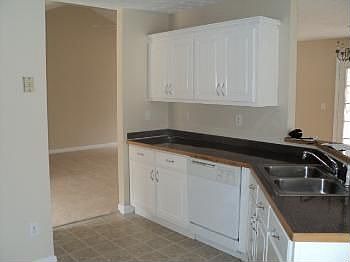 4th image of 2675 Hidden Creek Dr
