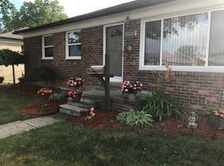 25255 Arlington St, Roseville, MI 48066