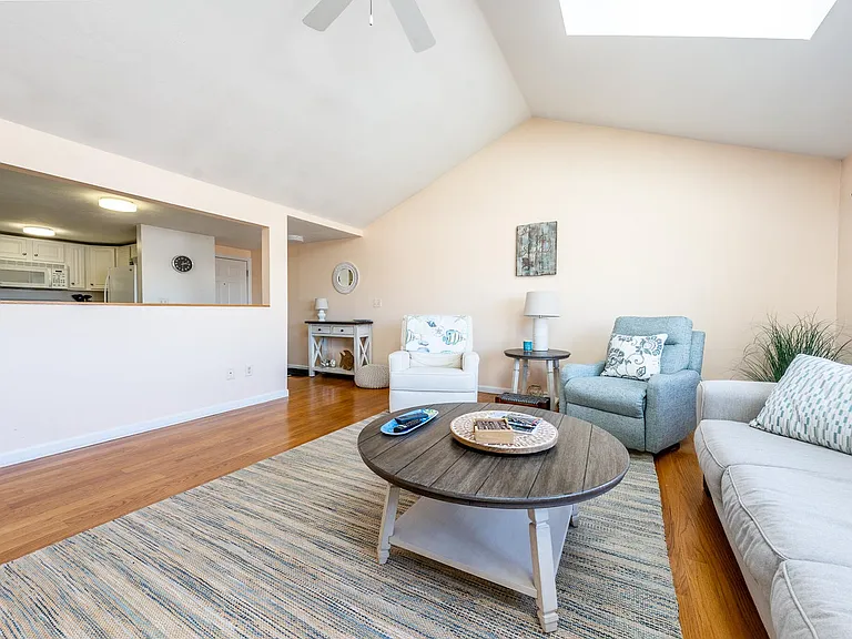 78 Center St #2-14 — Photo 3