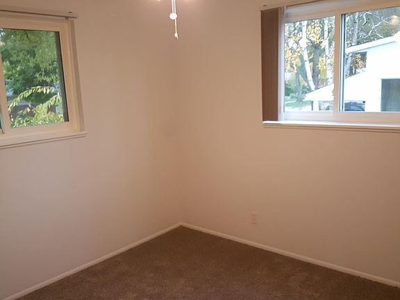3rd image of 20855 Fleetwood St